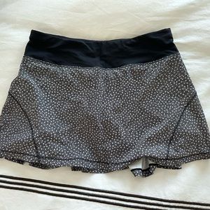 Lululemon Circuit Breaker Skirt. size 2 regular